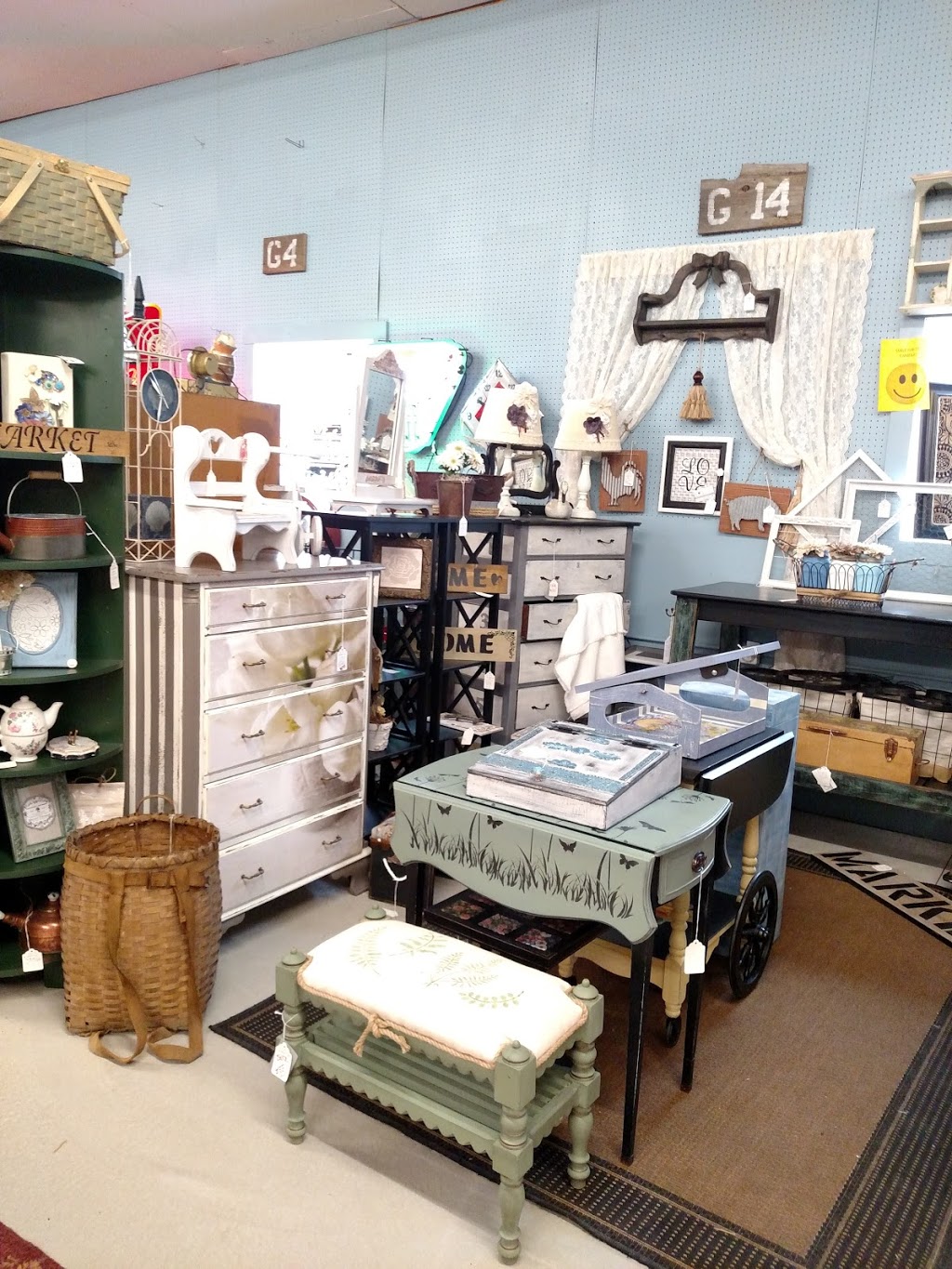Lewiston Antique Mall | 2692 Saunders Settlement Rd, Sanborn, NY 14132, USA | Phone: (716) 628-0796