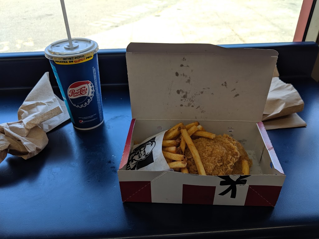 KFC | 731 Goldstream Ave, Victoria, BC V9B 2X4, Canada | Phone: (250) 478-1533