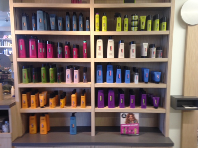 Salon Blunt | 170 Liberty St S Unit 3, Bowmanville, ON L1C 4W4, Canada | Phone: (905) 697-7171