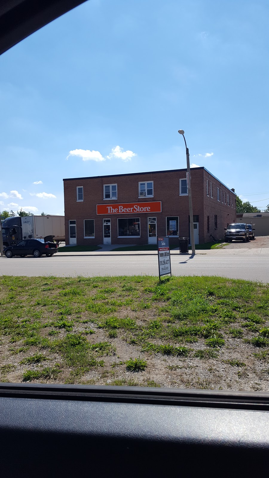 Beer Store 3159 | 121 Main St, Thedford, ON N0M 2N0, Canada | Phone: (519) 296-4764