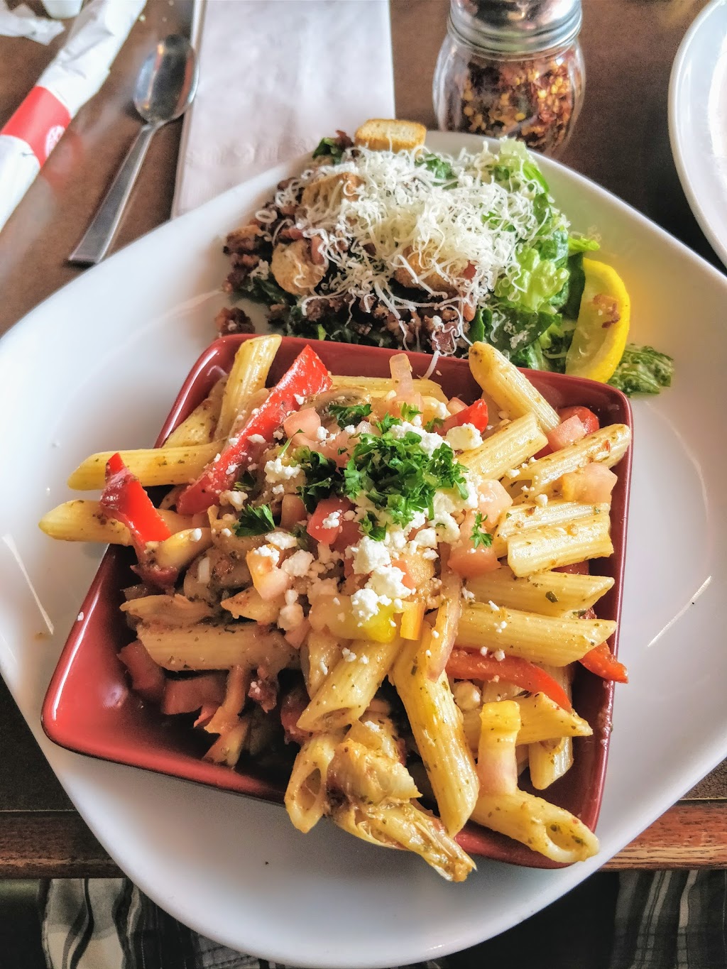 Boston Pizza | 26310 Fraser Hwy #900, Aldergrove, BC V4W 2Z7, Canada | Phone: (604) 607-0713