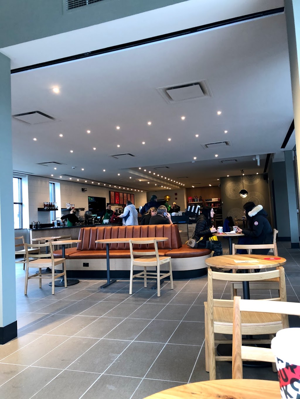 Starbucks | 13081 Yonge St, Richmond Hill, ON L4E 3M2, Canada | Phone: (647) 241-0246