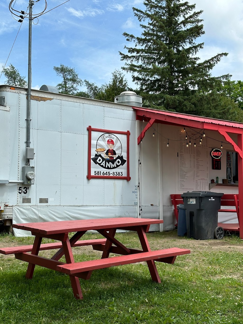 Cantine Danmo | 3 Rue Principale, Sainte-Françoise, QC G0L 3B0, Canada | Phone: (581) 645-8383