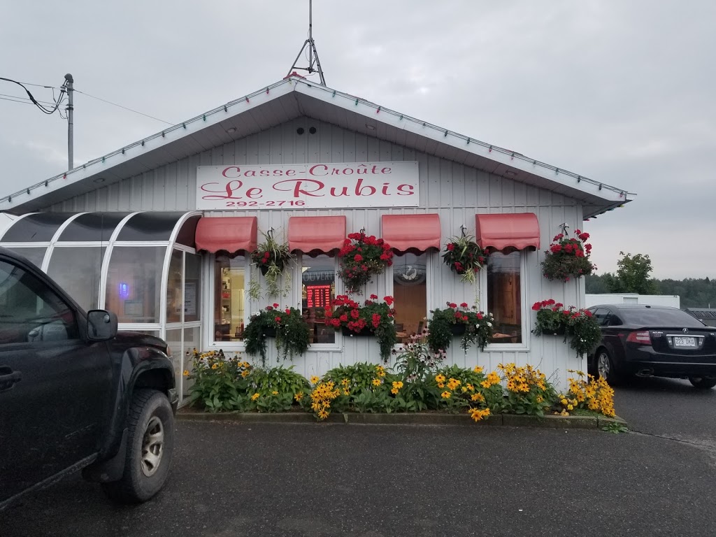 Casse-Croute Le Rubis Enr | 1236 QC-265, Parisville, QC G0S 1X0, Canada | Phone: (819) 292-2716