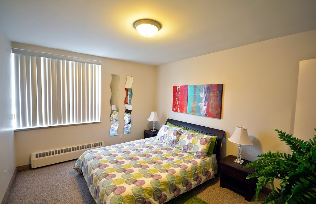 Ridgeway & Somerset Apartments | 91 Franklin St S, Kitchener, ON N2C 1R6, Canada | Phone: (519) 893-2182