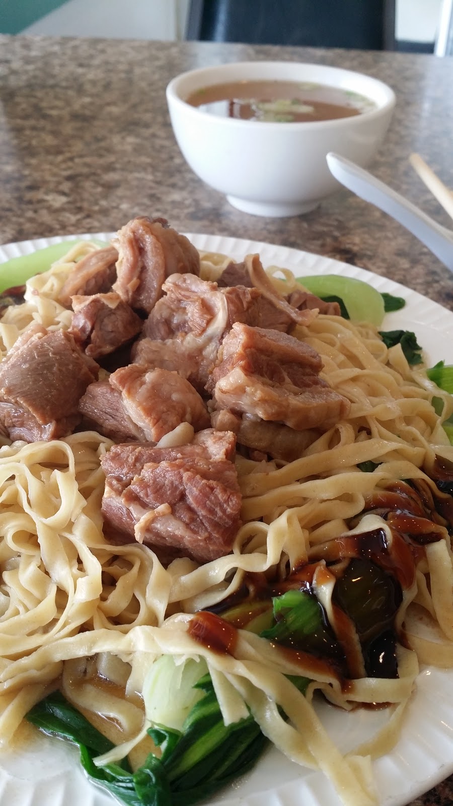 Fat Kee Noodle House | 3132 26 St NE, Calgary, AB T1Y 6Z1, Canada | Phone: (403) 250-8436