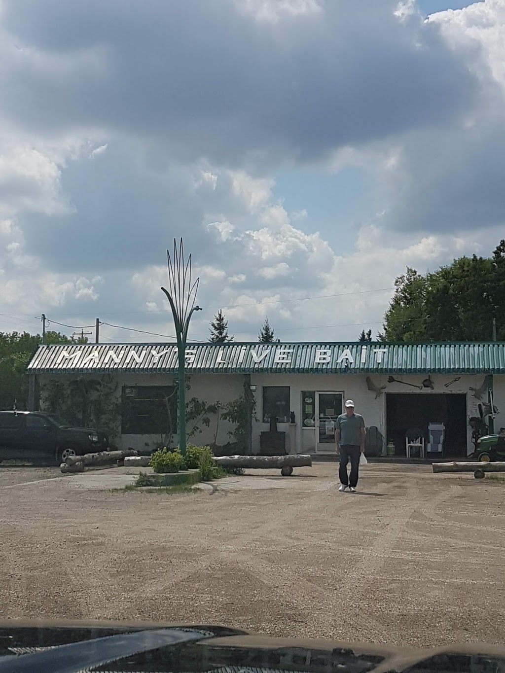 Mannys Live Bait | 44156 Mun 41 East, Ste. Anne, MB R5H 1R2, Canada | Phone: (204) 422-5544
