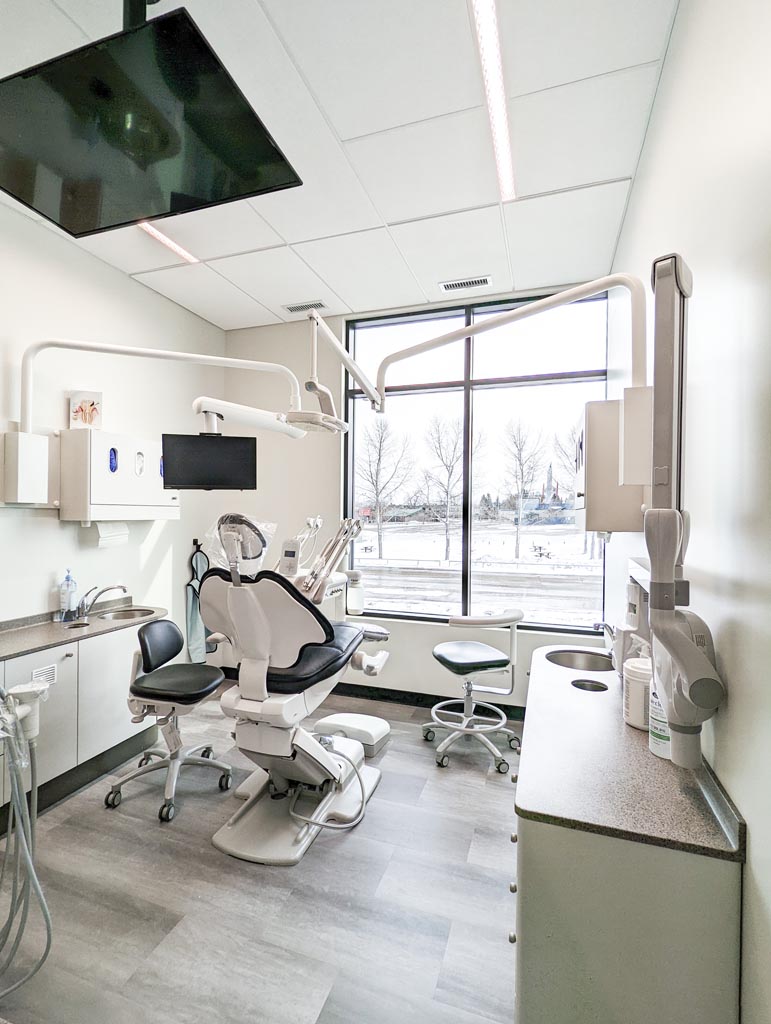 Day Dental | dentist | 4890 52 St Unit 201, Innisfail, AB T4G 1R1, Canada | 4032270228 OR +1 403-227-0228
