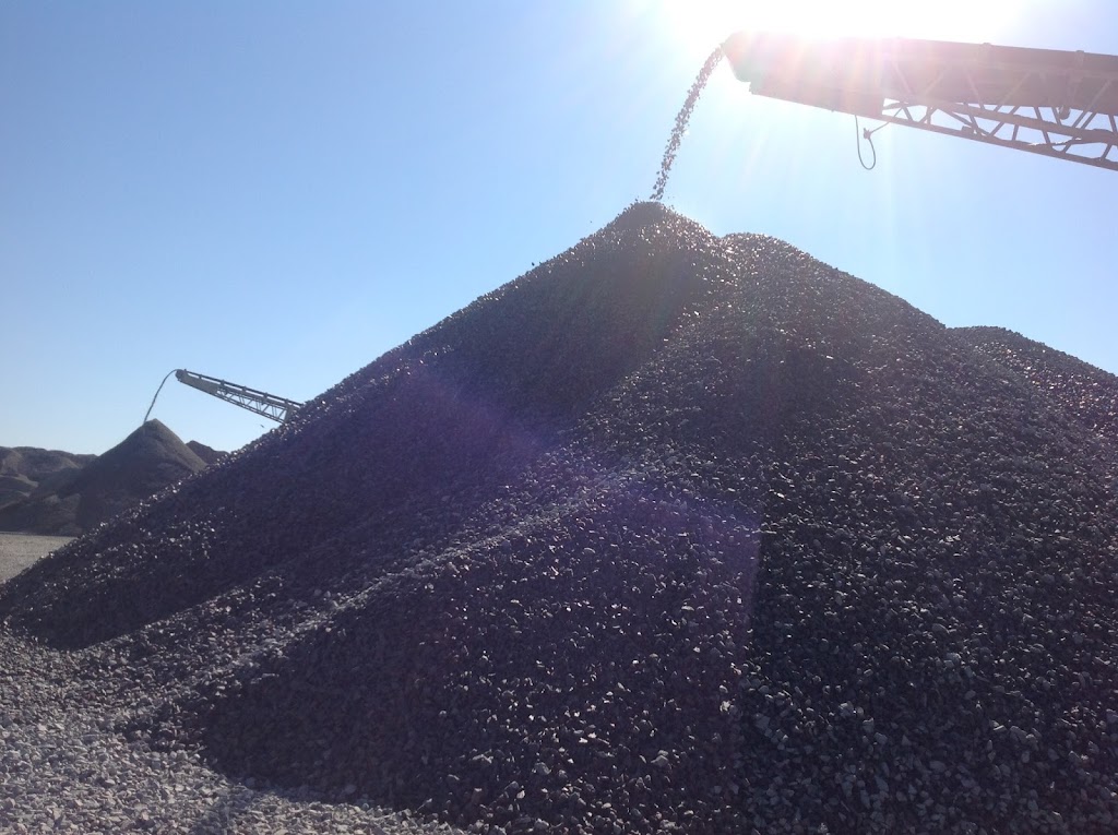 Crushed Stone & Aggregate Supply in Quebec - Lamarche McGuinty | 89 Chem. Bristol Mines, Bristol, QC J0X 1G0, Canada | Phone: (819) 647-2251