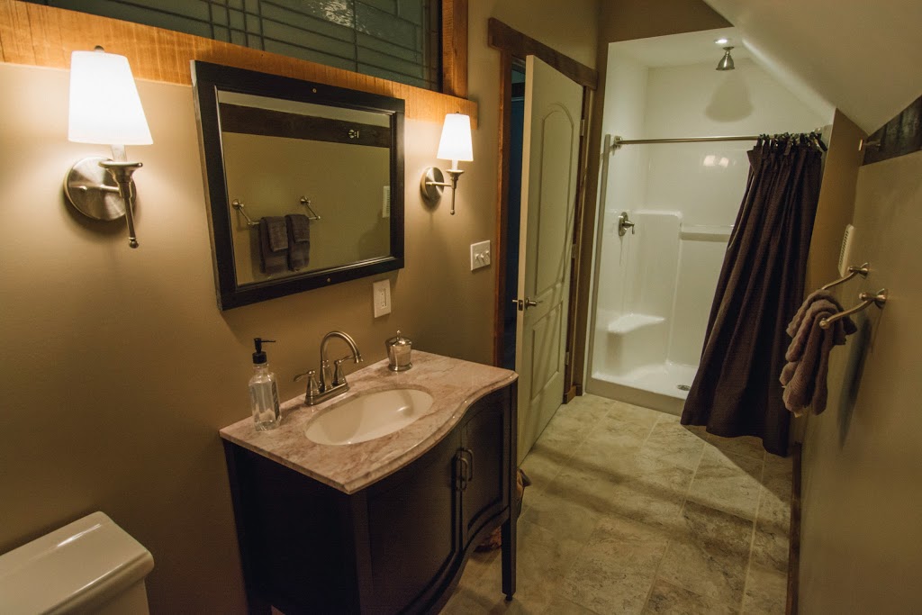 Cookes Creekview Bed and Breakfast | 2244 Lockport Olcott Rd, Newfane, NY 14108, USA | Phone: (716) 534-0920
