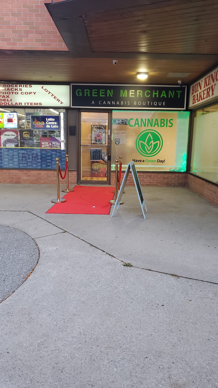 Green Merchant Cannabis Boutique (Scarborough) | 33 Lapsley Rd, Scarborough, ON M1B 1K1, Canada | Phone: (416) 291-2400