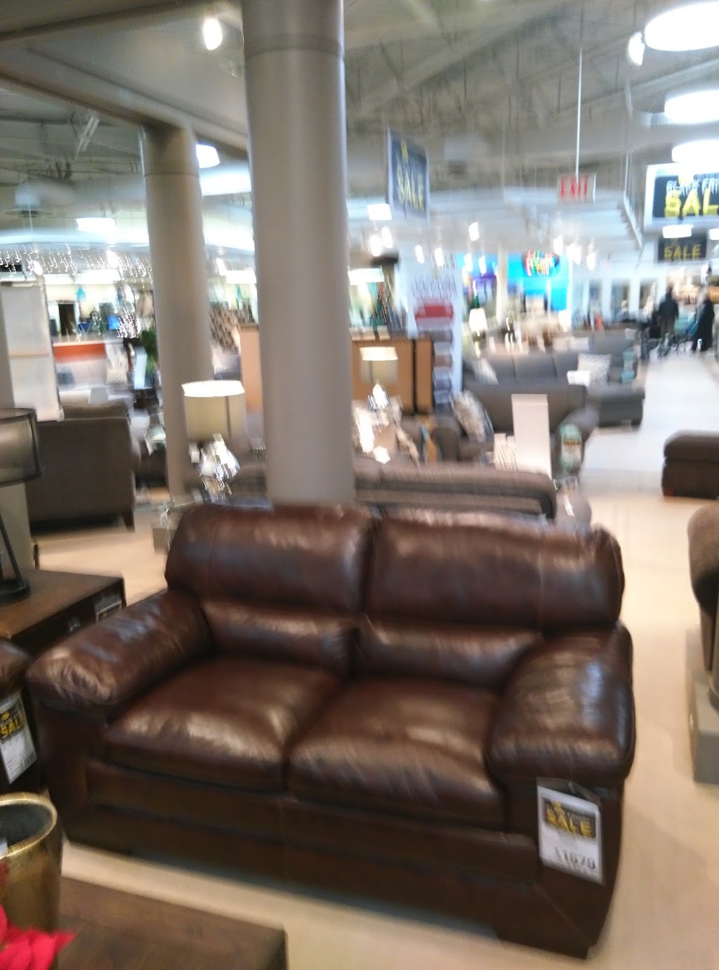 Leons Furniture | 2600 Queensview Dr, Ottawa, ON K2B 8H6, Canada | Phone: (613) 820-6446
