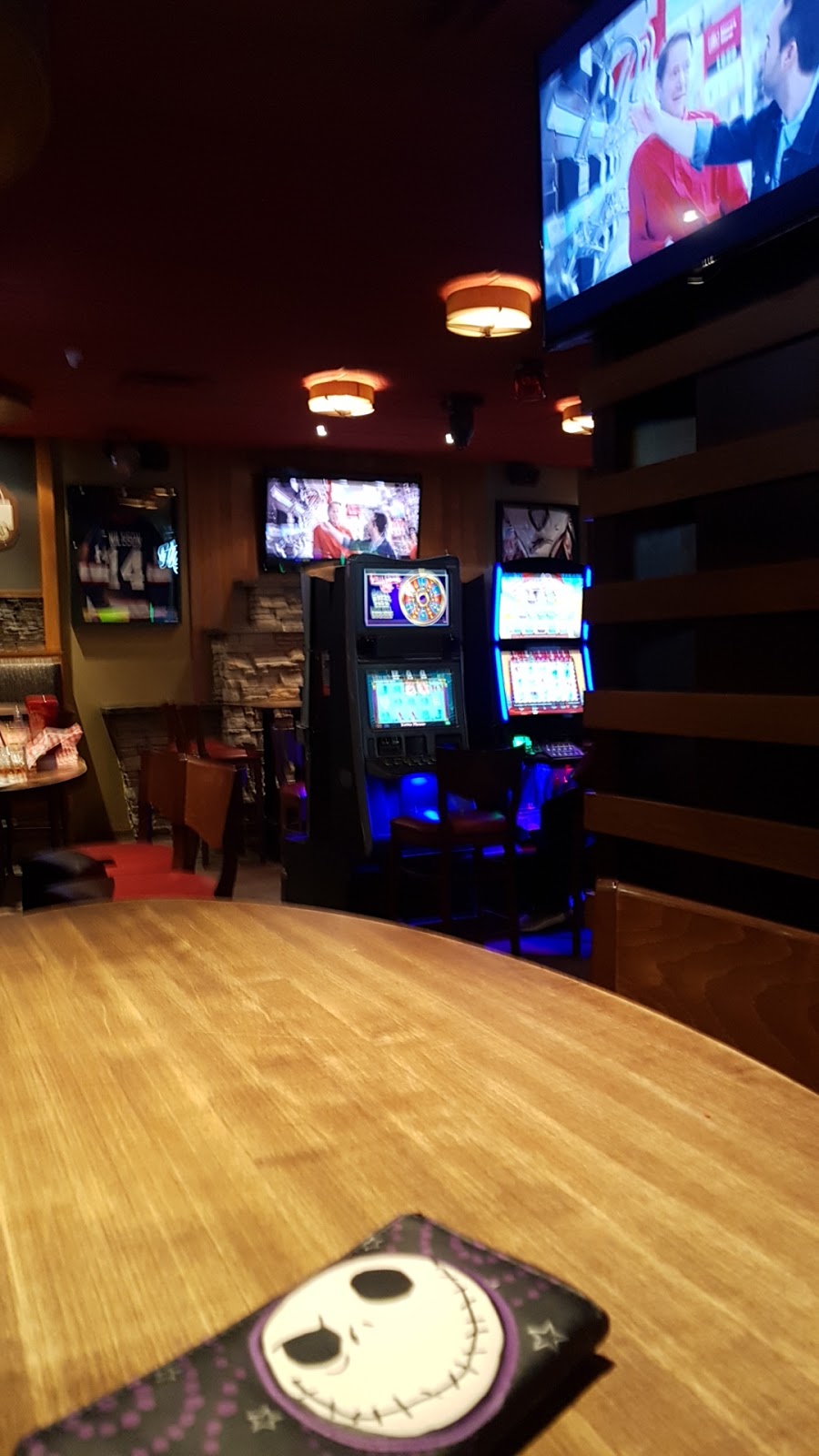 Hat Tricks Sports Bar and Grill | 3740 Portage Ave, Winnipeg, MB R3K 1A1, Canada | Phone: (204) 837-5831