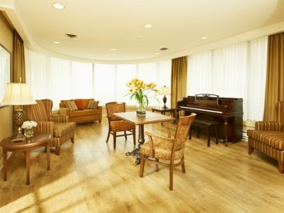 Revera Bough Beeches Place | 1130 Bough Beeches Blvd, Mississauga, ON L4W 4G3, Canada | Phone: (905) 625-2022