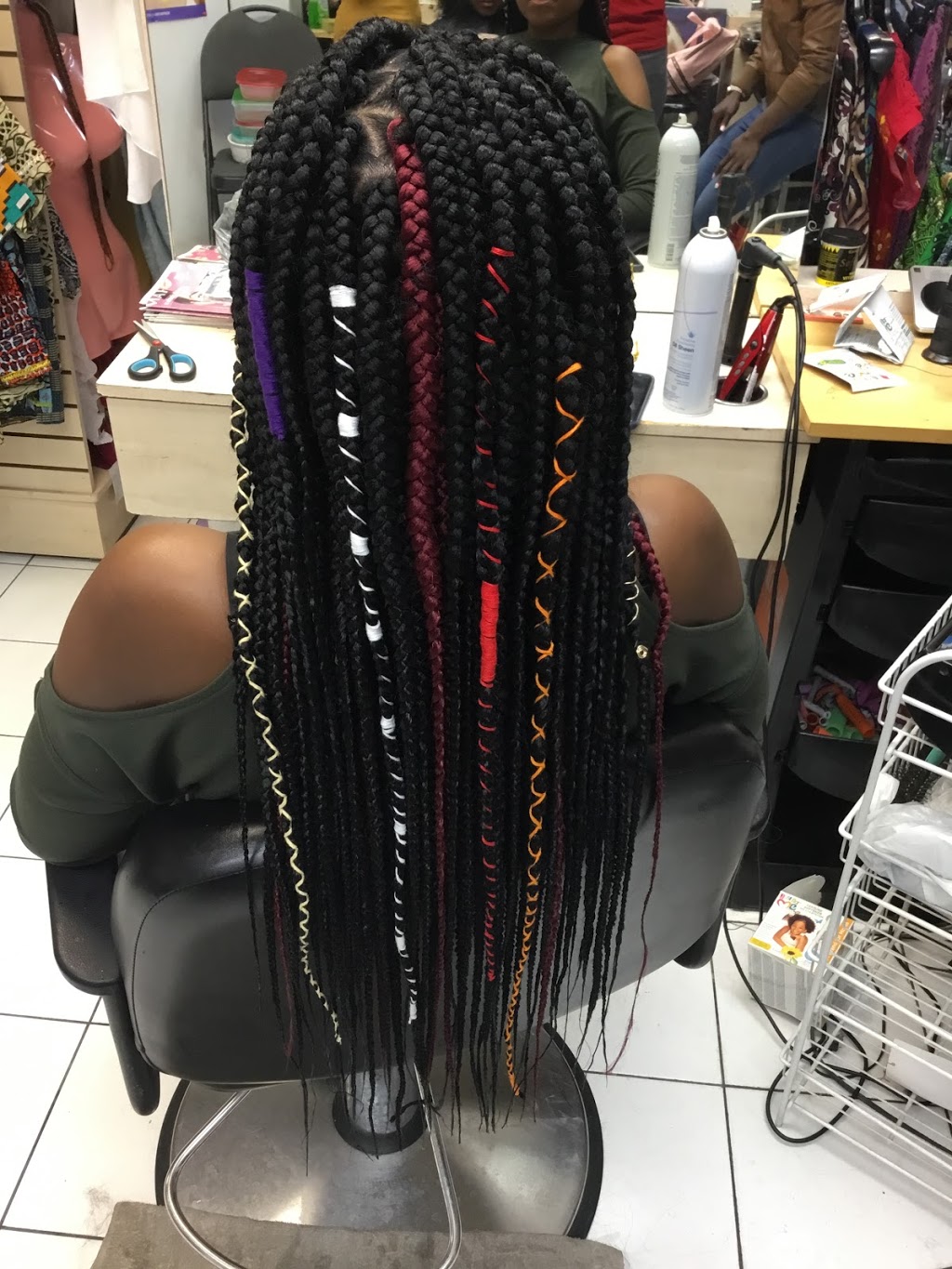 Salon De Beauté Vicky | 4318 Boul Henri-Bourassa E, Montréal-Nord, QC H1H 1L8, Canada | Phone: (514) 327-7754