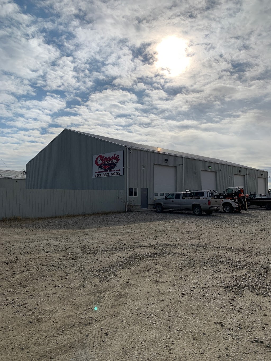 Classic Towing & Equipment Hauling Ltd | 78 Slater Rd, Strathmore, AB T1P 1R8, Canada | Phone: (833) 333-6902