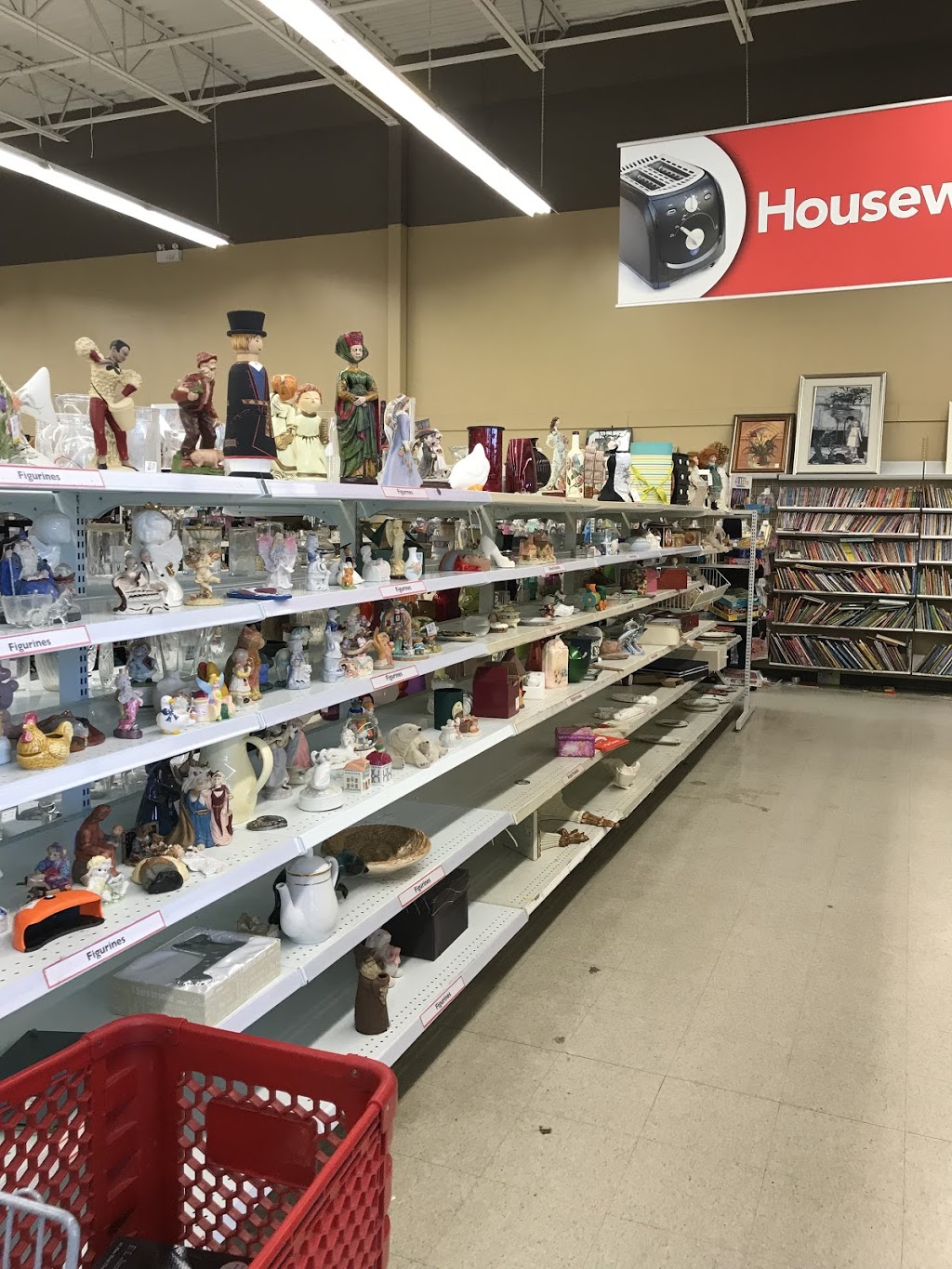Value Village | 2506 Hampshire Gate, Oakville, ON L6H 6A2, Canada | Phone: (905) 829-1213