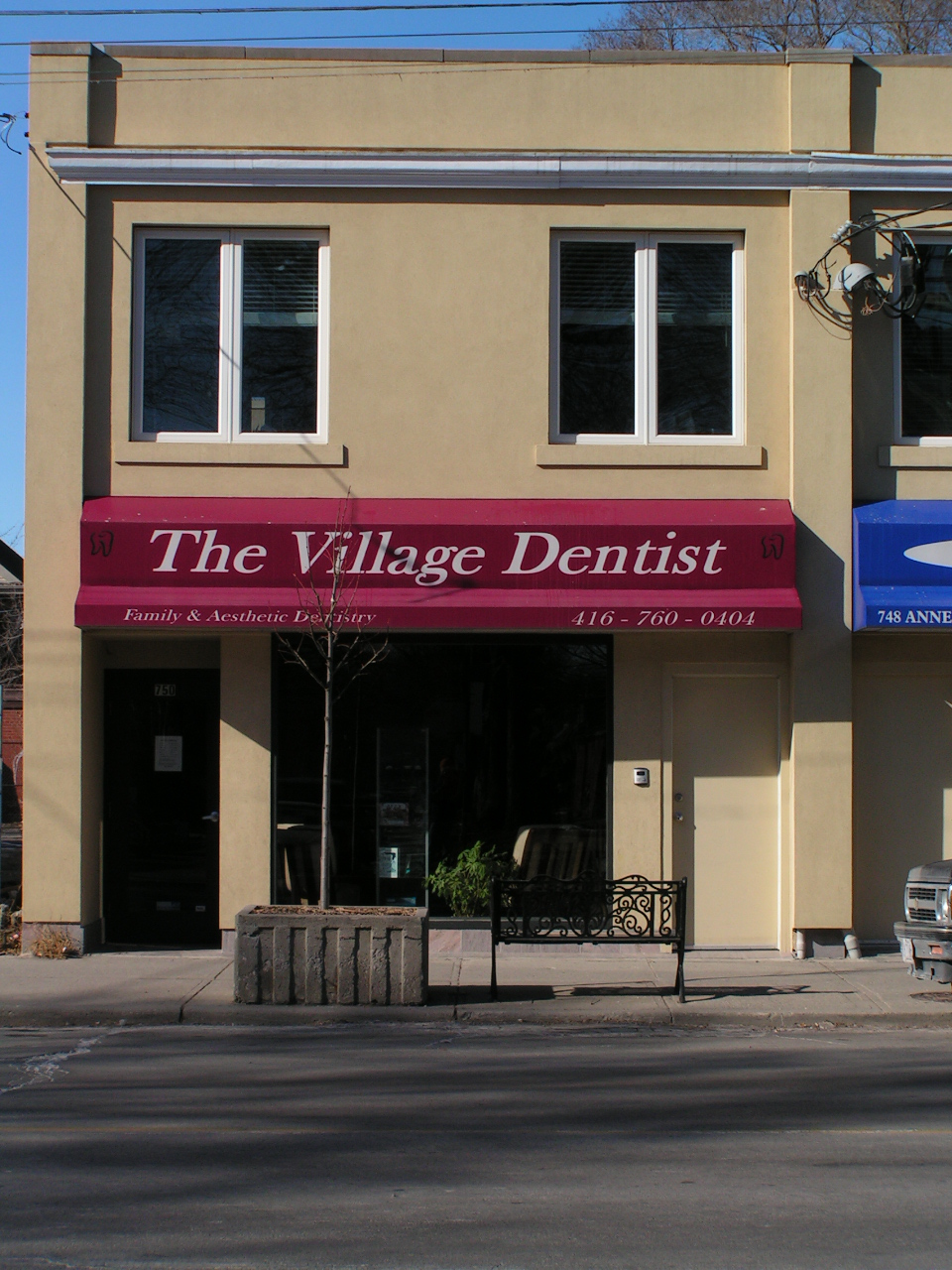 The Village Dentist | 750 Annette St, Toronto, ON M6S 2E2, Canada | Phone: (416) 760-0404