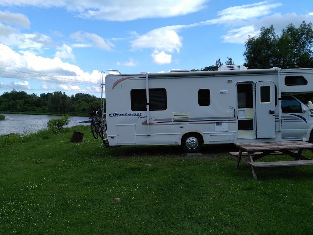 Camping De La Rivière | 108 Rang du Moulin Rouge, Saint-Léonard-dAston, QC J0C 1M0, Canada | Phone: (819) 399-2442