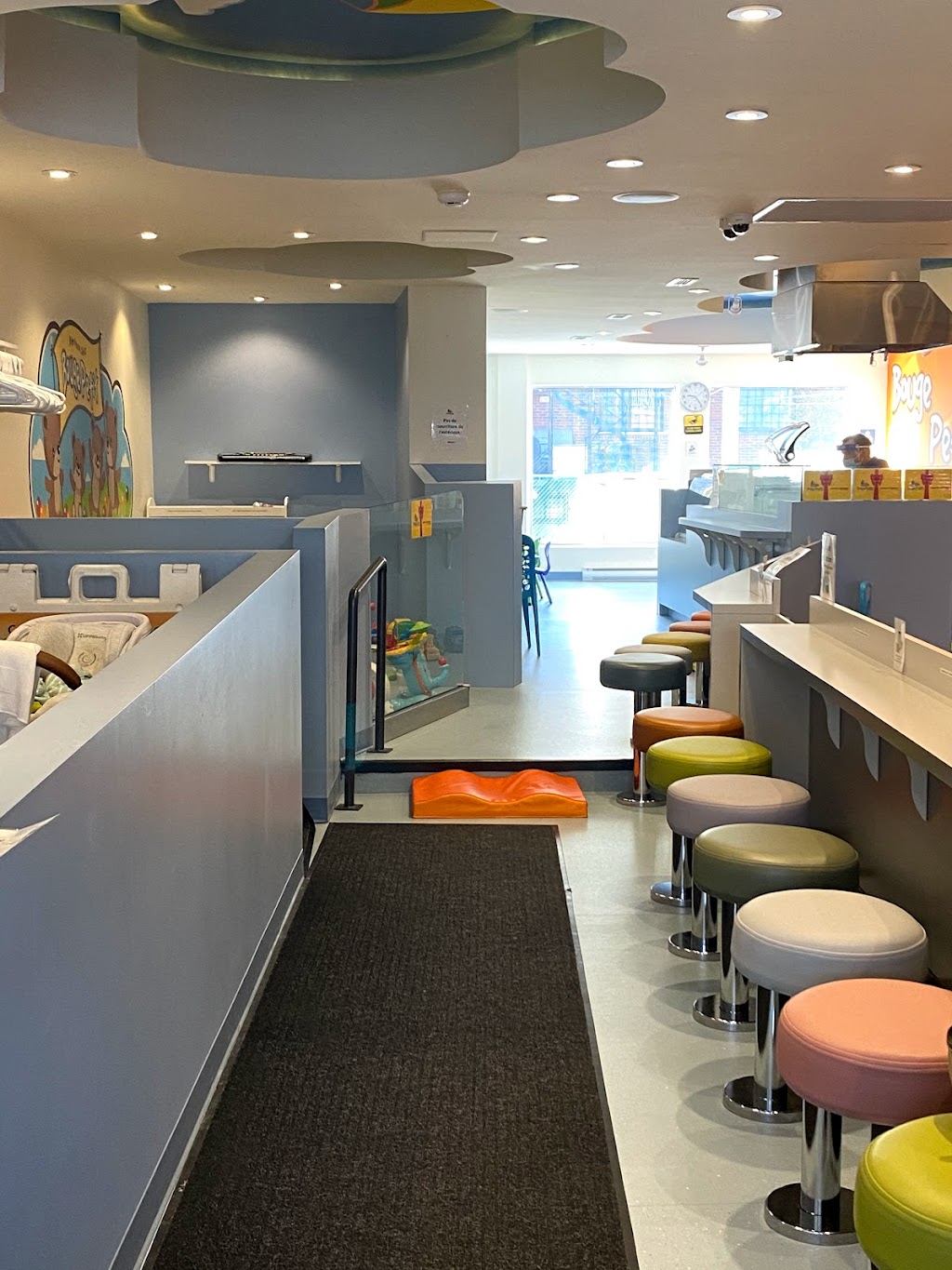 Bouge Petit | 6546 Av. Papineau, Montréal, QC H2G 2X2, Canada | Phone: (514) 379-1149