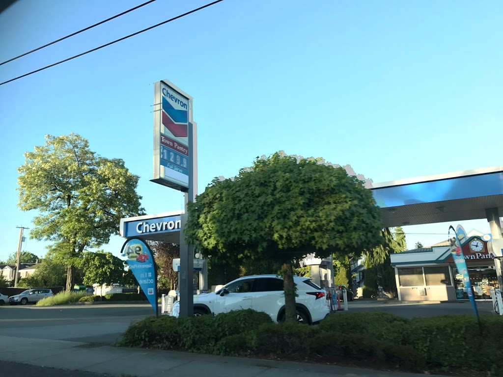 Chevron | 8320 Oak St, Vancouver, BC V6P 4B1, Canada | Phone: (604) 322-1106