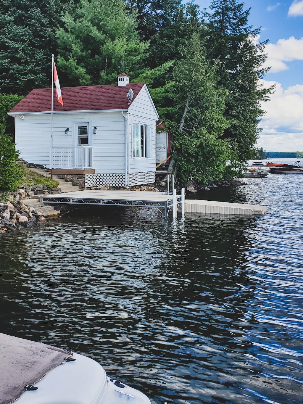Waterfront Recreation Specialists | 1525 Chemong Rd, Peterborough, ON K9J 6X2, Canada | Phone: (705) 748-4911