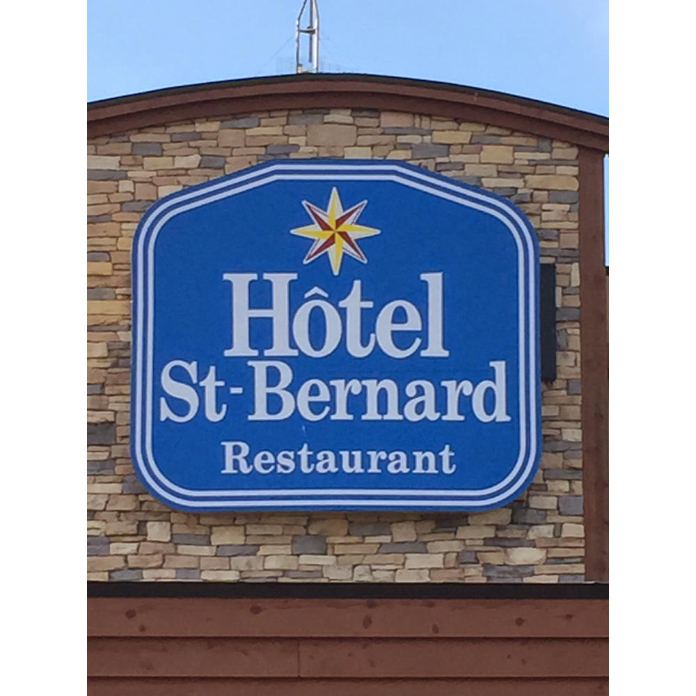 Hôtel St-Bernard | 115 Chemin Guay, Saint-Bernard-de-Lacolle, QC J0J 1V0, Canada | Phone: (450) 246-4000