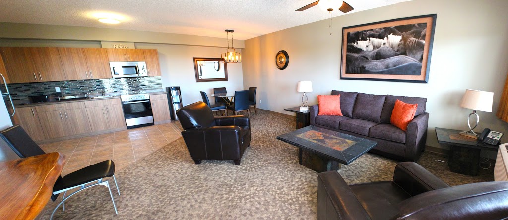 Alberta Beach Inn And Suites | 4939 50 Ave, Alberta Beach, AB T0E 0A0, Canada | Phone: (587) 763-0351