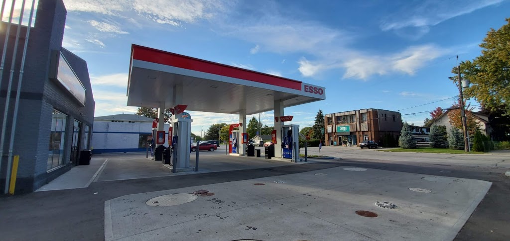Esso Riverside & PizzaPizza | 12219 Riverside Dr E, Windsor, ON N8N 1A1, Canada | Phone: (519) 735-9777