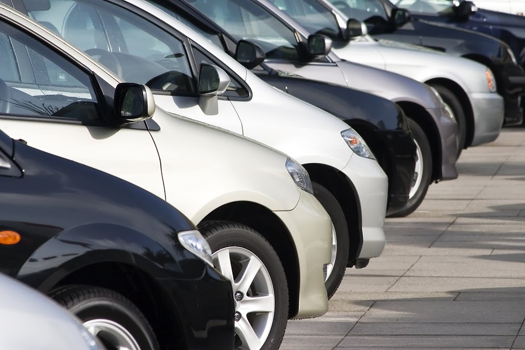 Loue L’Auto Car and Truck Rental | 215 Boul Hymus, Pointe-Claire, QC H9R 1E9, Canada | Phone: (514) 694-1037