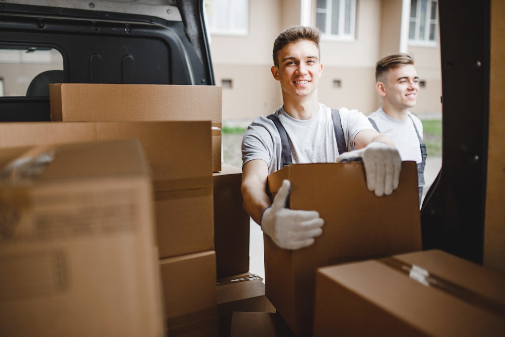 Halton Moving and Storage | 8820 Boston Church Rd, Milton, ON L9T 9C7, Canada | Phone: (905) 805-1440