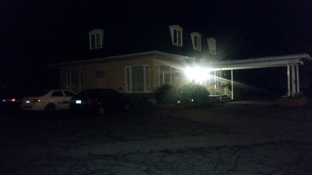 Motel Central | 9548 Boulevard Sainte-Anne, Sainte-Anne-de-Beaupré, QC G0A 3C0, Canada | Phone: (418) 827-3860