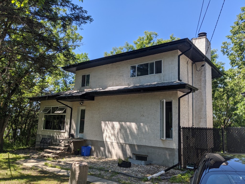 M&M Roofing & Exteriors | 169 Luxton Ave, Winnipeg, MB R2W 0L8, Canada | Phone: (204) 783-7663