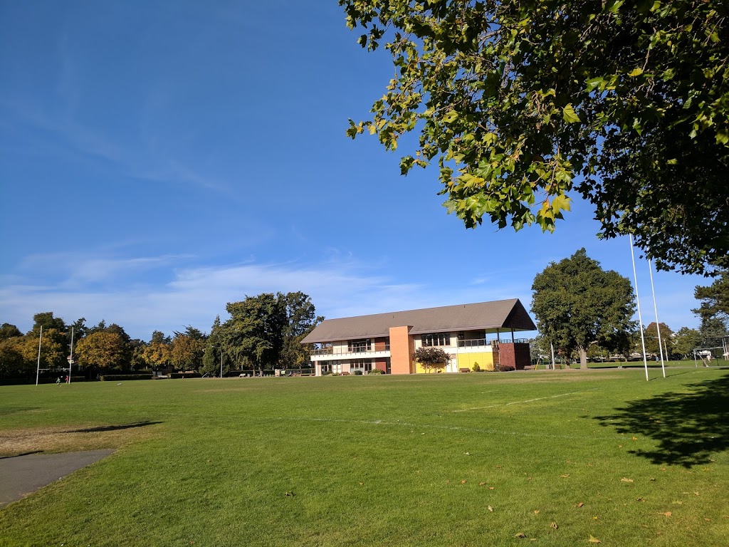 Windsor Park field | 2451 Windsor Rd, Victoria, BC V8S 5H3, Canada | Phone: (250) 592-7275