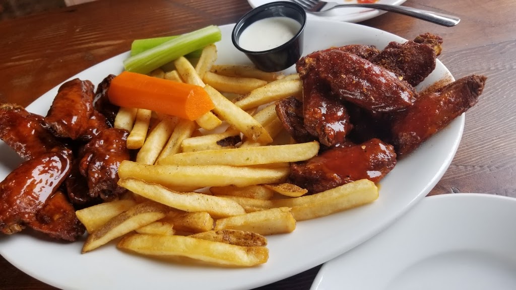 Wild Wing Restaurant Langley | 6339 200 St #806, Langley City, BC V2Y 1A7, Canada | Phone: (604) 539-1133