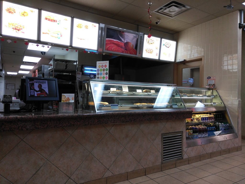 Pizza Pizza | 125 The Queensway B3, Etobicoke, ON M8Y 1H6, Canada | Phone: (416) 967-1111