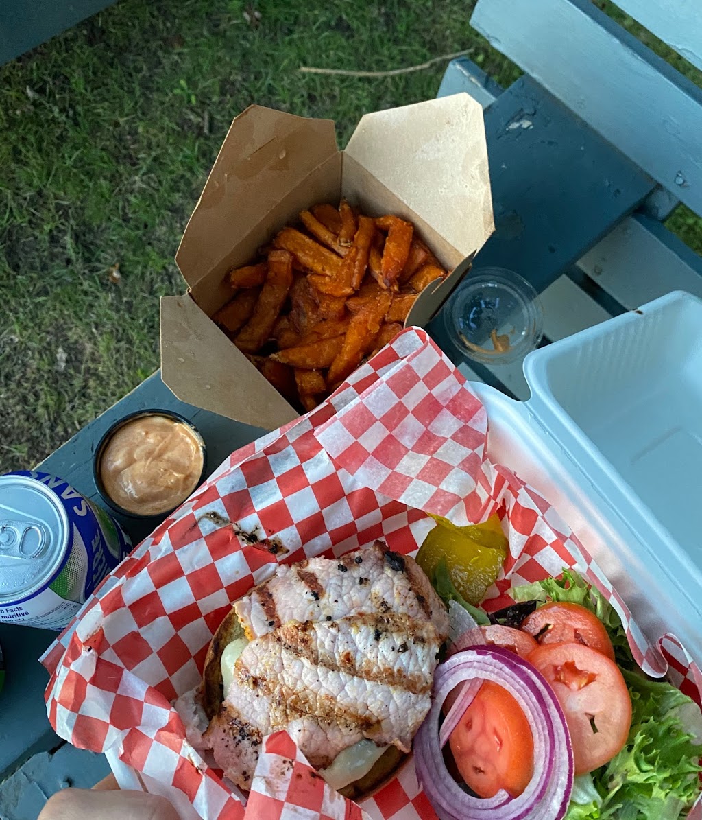 Tristans Tasty Eatz | 2222 ON-60, Huntsville, ON P1H 2J6, Canada | Phone: (705) 783-4215