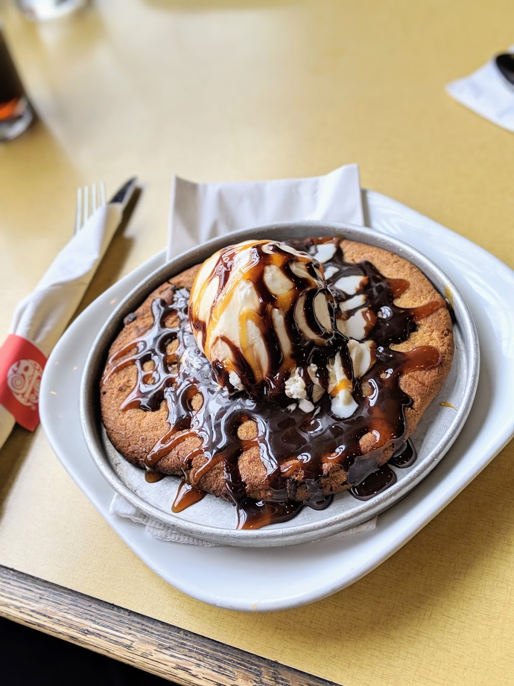 Boston Pizza | 11320 Groat Rd NW, Edmonton, AB T5M 4E7, Canada | Phone: (780) 452-8585