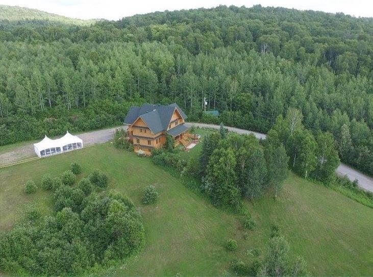 Le Zénon Inn | 31 Rang de lArnouche, Saint-Zénon, QC J0K 3N0, Canada | Phone: (450) 884-1441