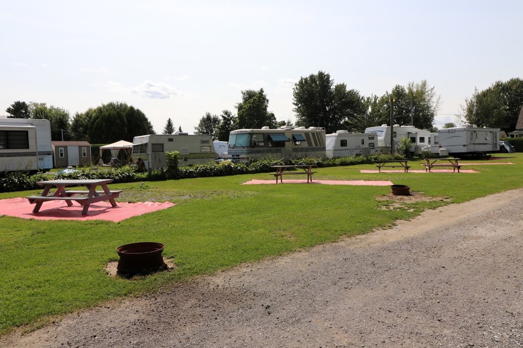 Camping de Lamitié | 16 Rue Leblanc, Saint-François-du-Lac, QC J0G 1M0, Canada | Phone: (819) 253-0135