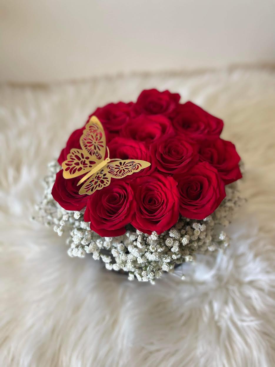 Sandys Arrangements | 46 Panorama Ct, Etobicoke, ON M9V 4A4, Canada | Phone: (647) 409-3122