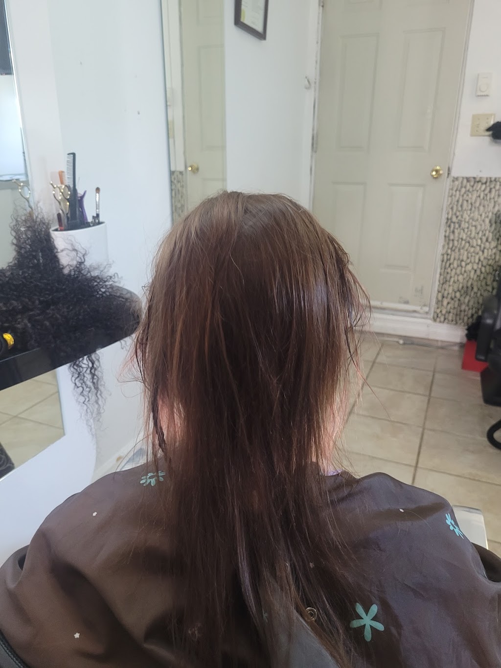 LB extension capillaire | 3937 Rue Mario, Laval, QC H7P 1G2, Canada | Phone: (514) 209-8714