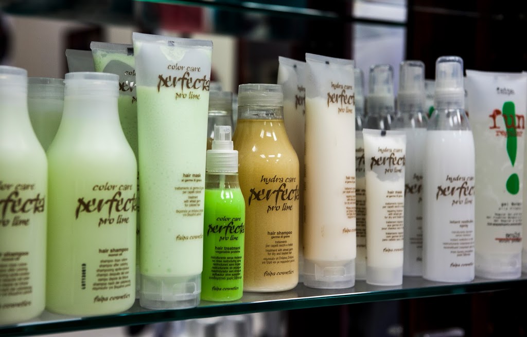 The Village Salon | 4924 Dundas St W, Etobicoke, ON M9A 1B7, Canada | Phone: (416) 234-1160