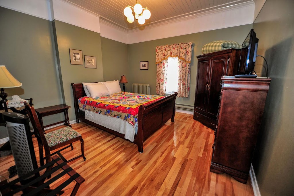 Rosedale Manor Bed and Breakfast Inn | 40 Orcan Dr, Placentia, NL A0B 2Y0, Canada | Phone: (877) 999-3613
