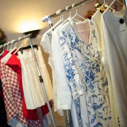 Ecole Holt Couture | 2227 20 Ave SW, Calgary, AB T2T 0M4, Canada | Phone: (403) 244-5460
