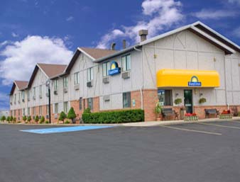 Days Inn by Wyndham Wallaceburg | 76 McNaughton Ave, Wallaceburg, ON N8A 1R9, Canada | Phone: (519) 627-0781