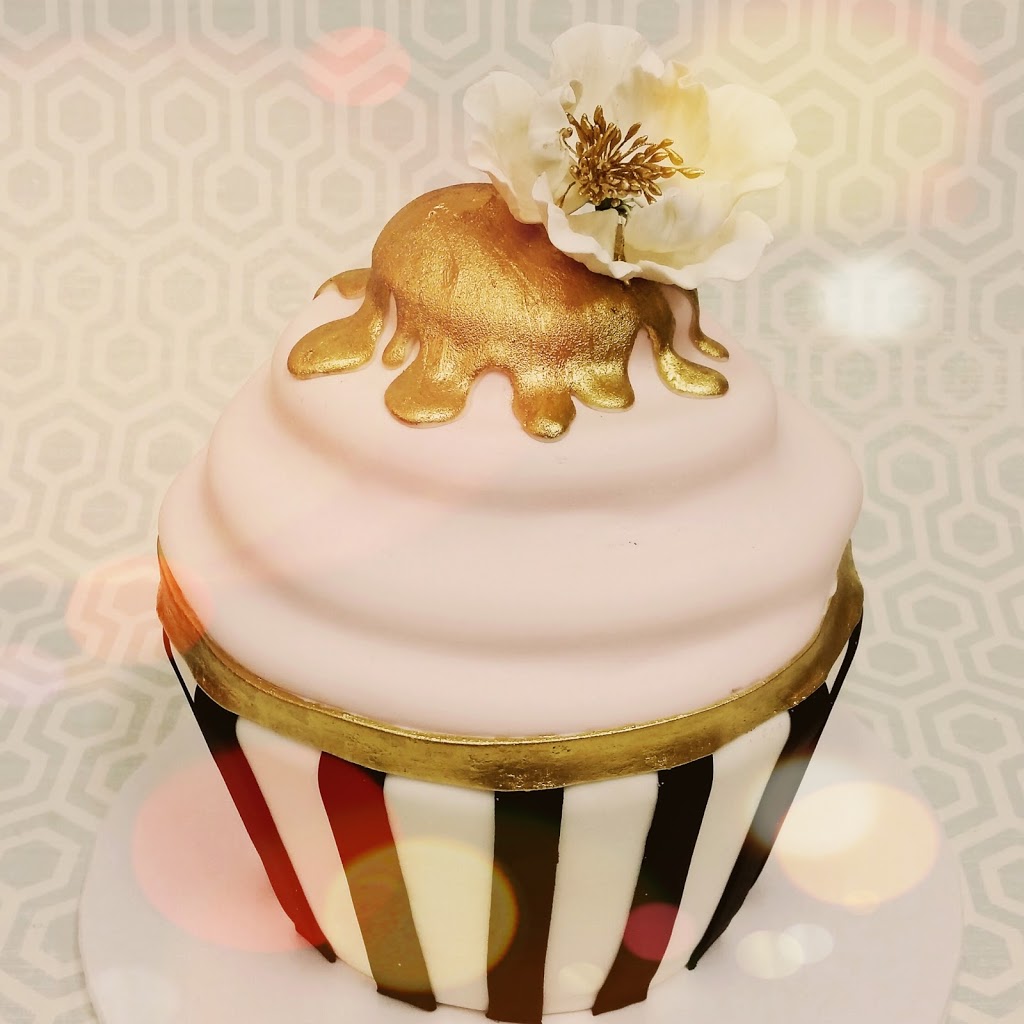 Lavish Cupcakes | 8611 Weston Rd #34, Woodbridge, ON L4L 9P1, Canada | Phone: (905) 264-6443