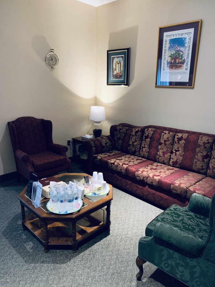 Steeles Memorial Chapel | 350 Steeles Ave W, Thornhill, ON L4J 6X6, Canada | Phone: (905) 881-6003
