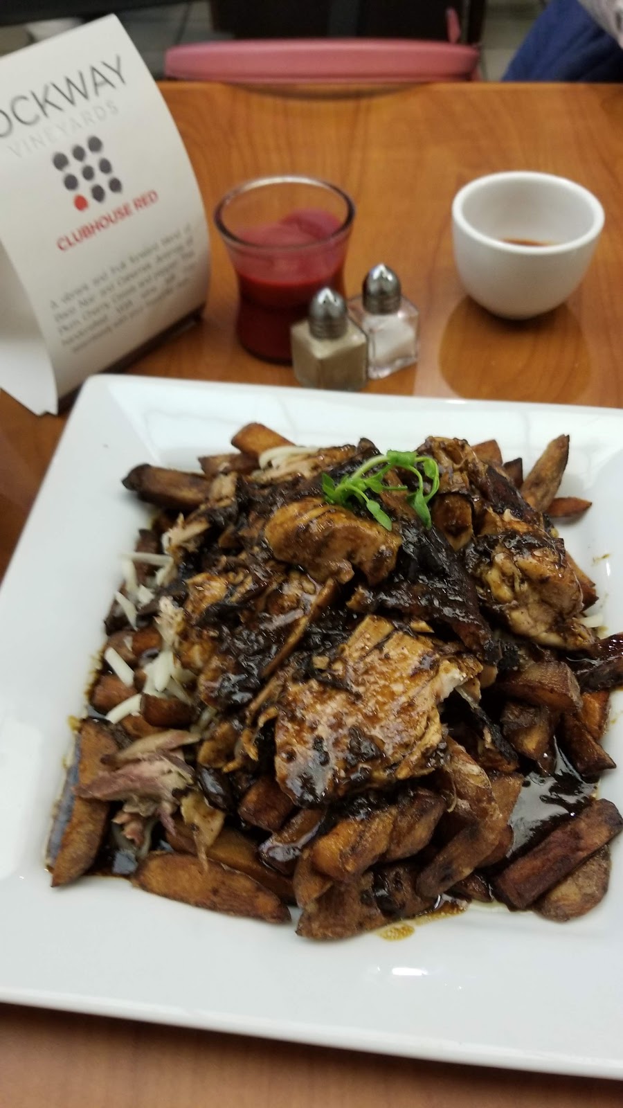 Vic Caters & Bakery | 2920 Headon Forest Dr, Burlington, ON L7M 4H1, Canada | Phone: (905) 802-7004