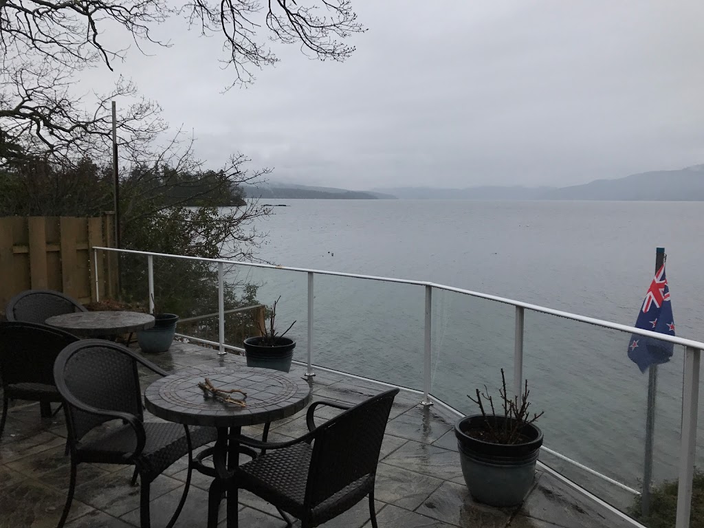 Inlet Beach House B&B | 10830 Madrona Dr, North Saanich, BC V8L 5P1, Canada | Phone: (250) 656-3239